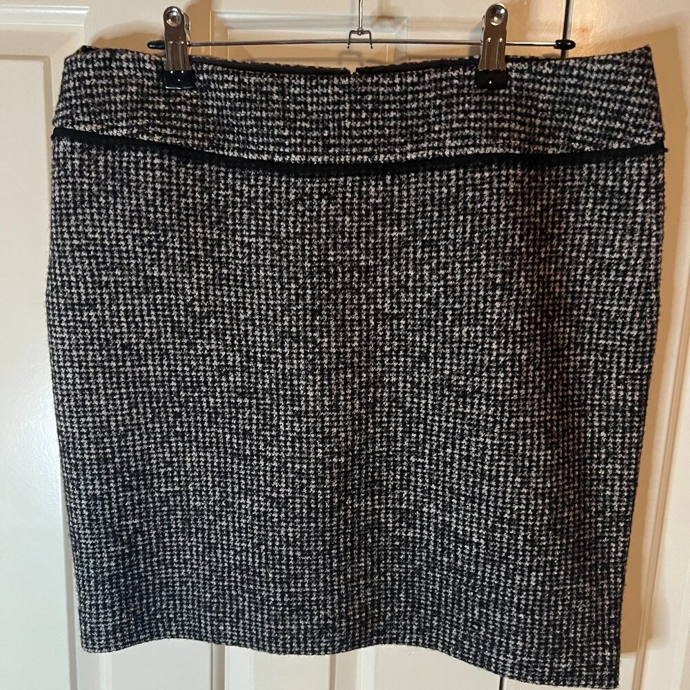 Ann Taylor Gray/Black/Cream Twill with Black Trim Size 10